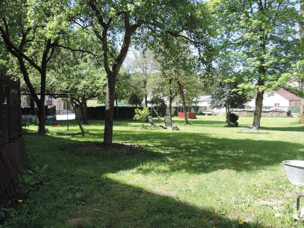 Bed and Breakfast Le Jardin Des Lys Gemmelaincourt Екстер'єр фото